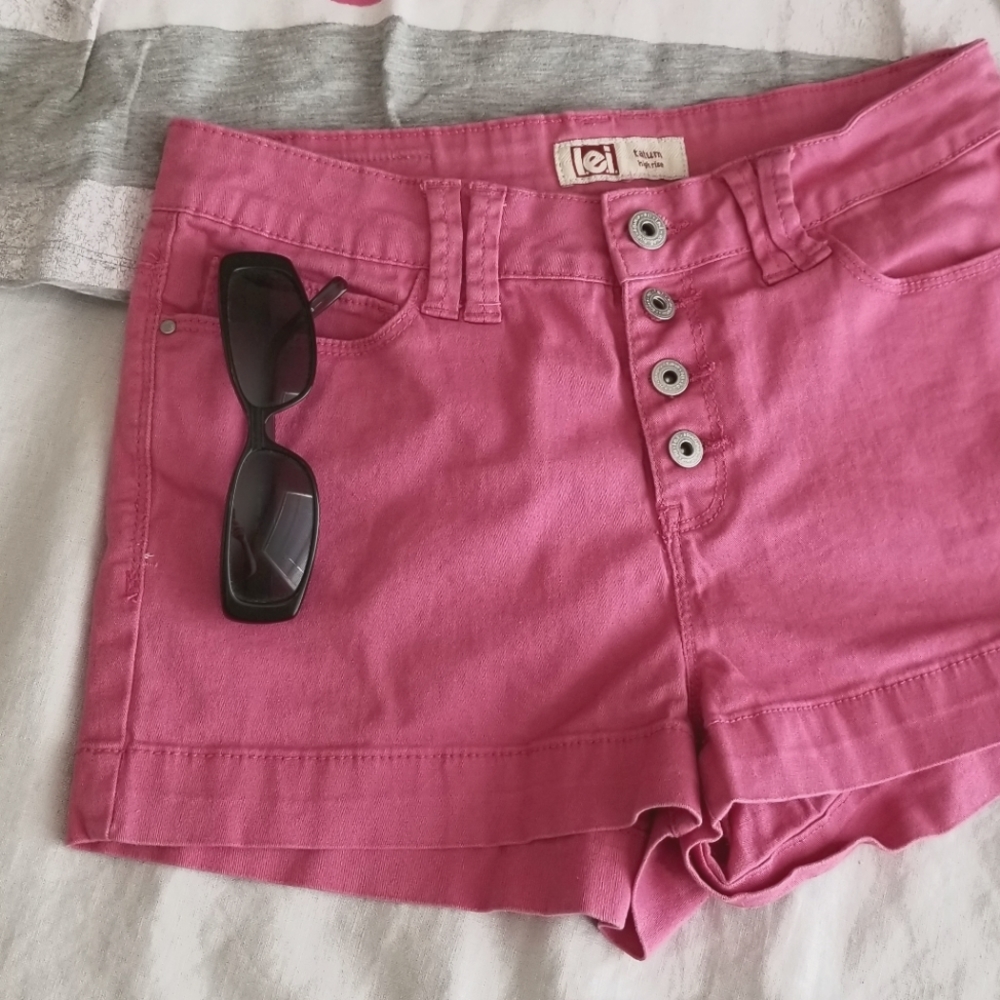 L.E.I. Tatum High Rise Button-Fly Shorts - Picture 3 of 6